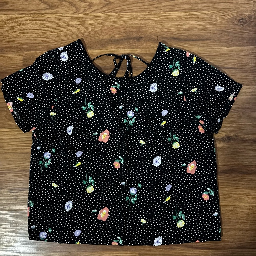 Abercrombie & Fitch Black Floral Dot Short Sleeve Top Small
